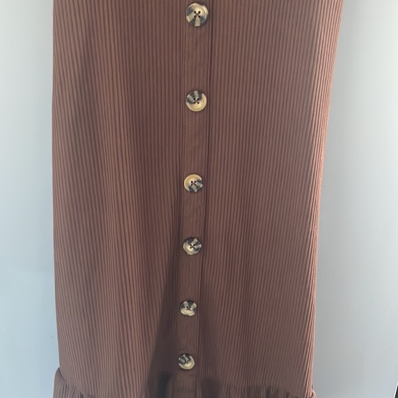 BROWN DRESS - Picture 2 of 4